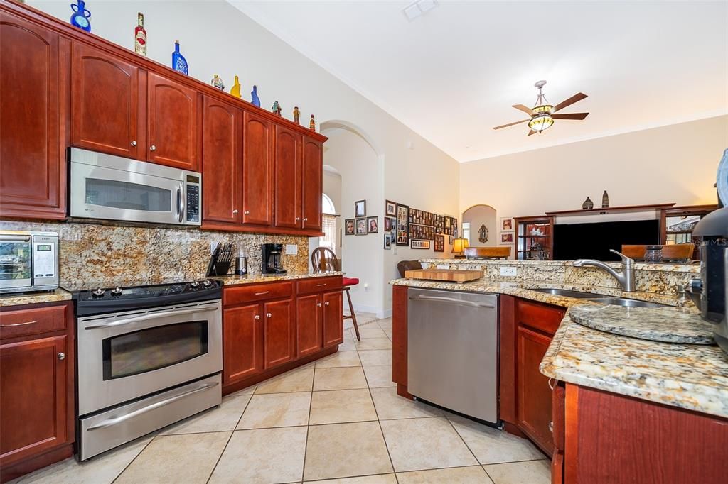 В аренду: $2,695 (4 спален, 3 ванн, 2282 Квадратных фут)