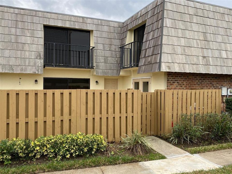 Active With Contract: $168,500 (2 beds, 2 baths, 1288 Square Feet)