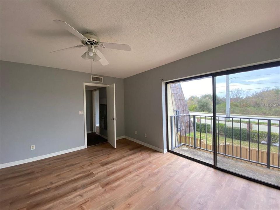 Active With Contract: $168,500 (2 beds, 2 baths, 1288 Square Feet)