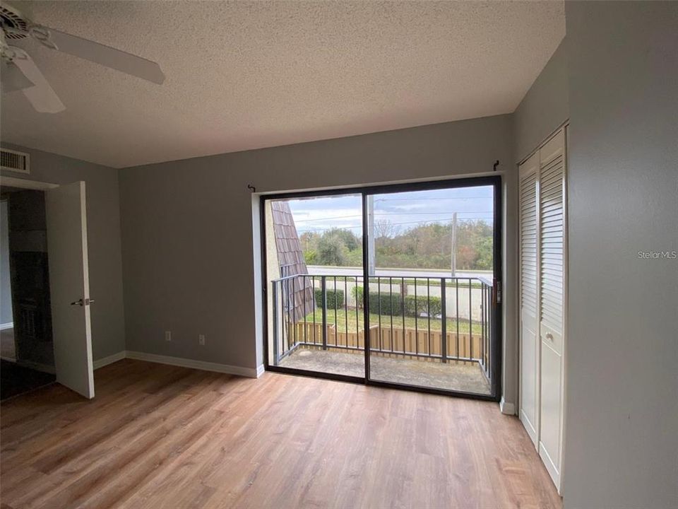 Active With Contract: $168,500 (2 beds, 2 baths, 1288 Square Feet)