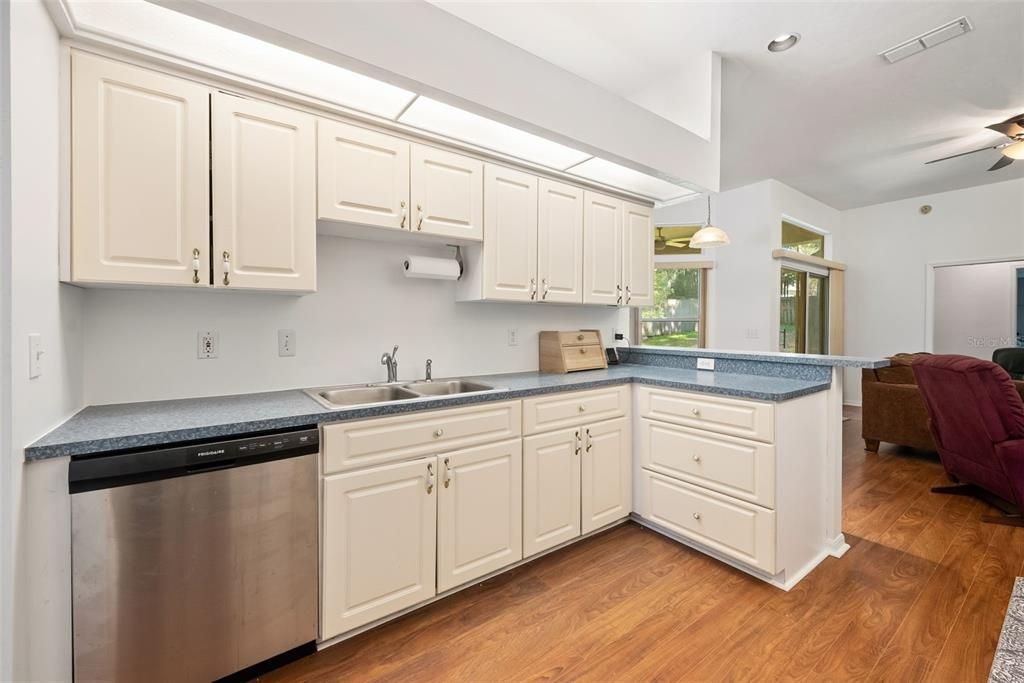 Active With Contract: $349,000 (4 beds, 3 baths, 1941 Square Feet)