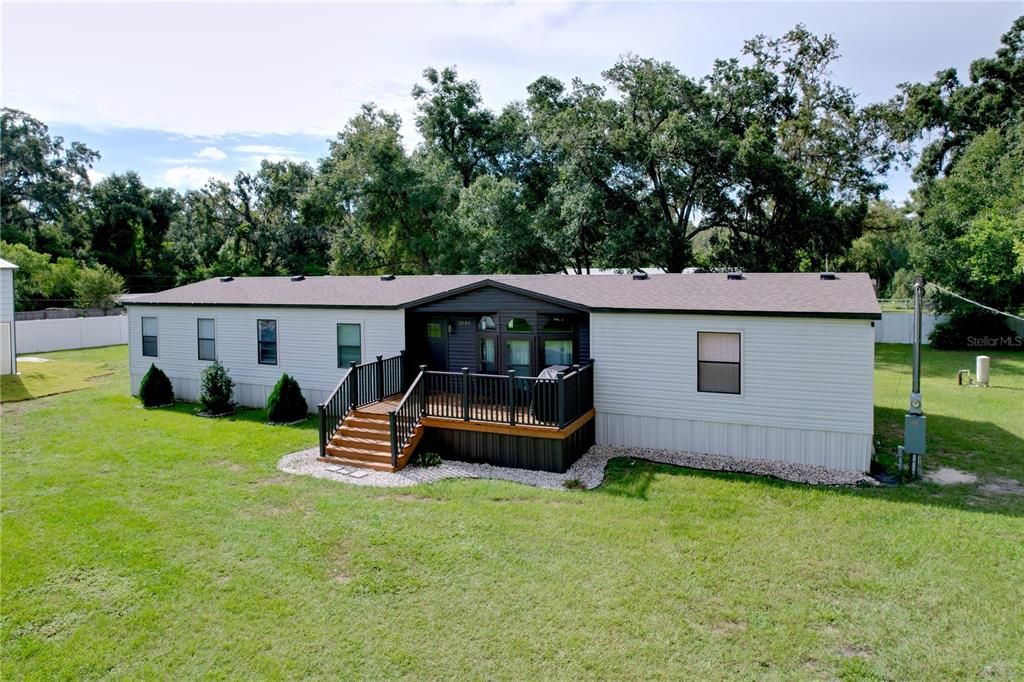 合同活跃: $420,000 (4 贝兹, 2 浴室, 2052 平方英尺)