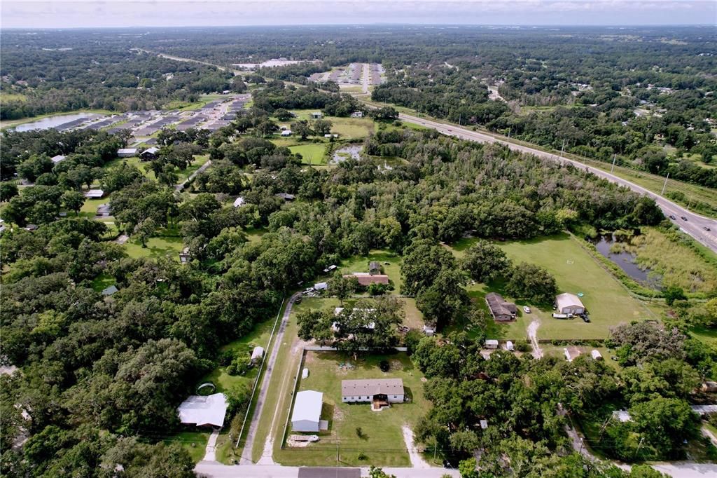 合同活跃: $420,000 (4 贝兹, 2 浴室, 2052 平方英尺)