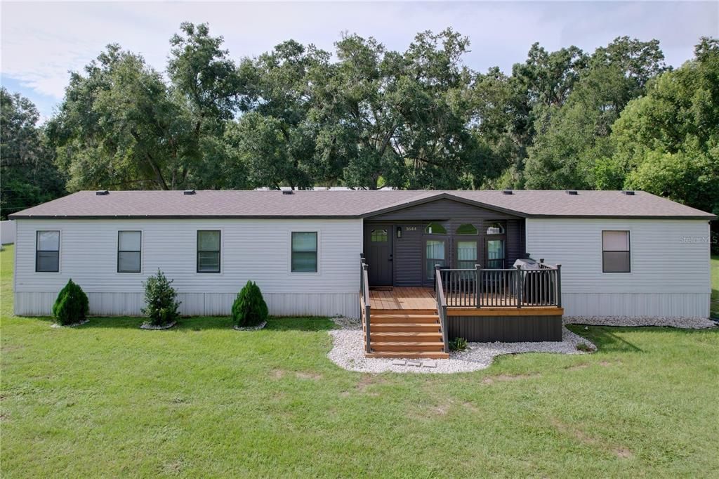 合同活跃: $420,000 (4 贝兹, 2 浴室, 2052 平方英尺)