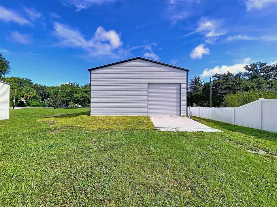 合同活跃: $420,000 (4 贝兹, 2 浴室, 2052 平方英尺)