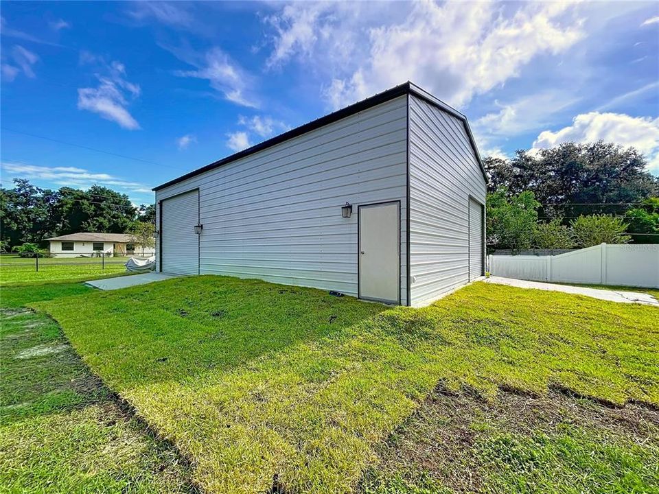 合同活跃: $420,000 (4 贝兹, 2 浴室, 2052 平方英尺)