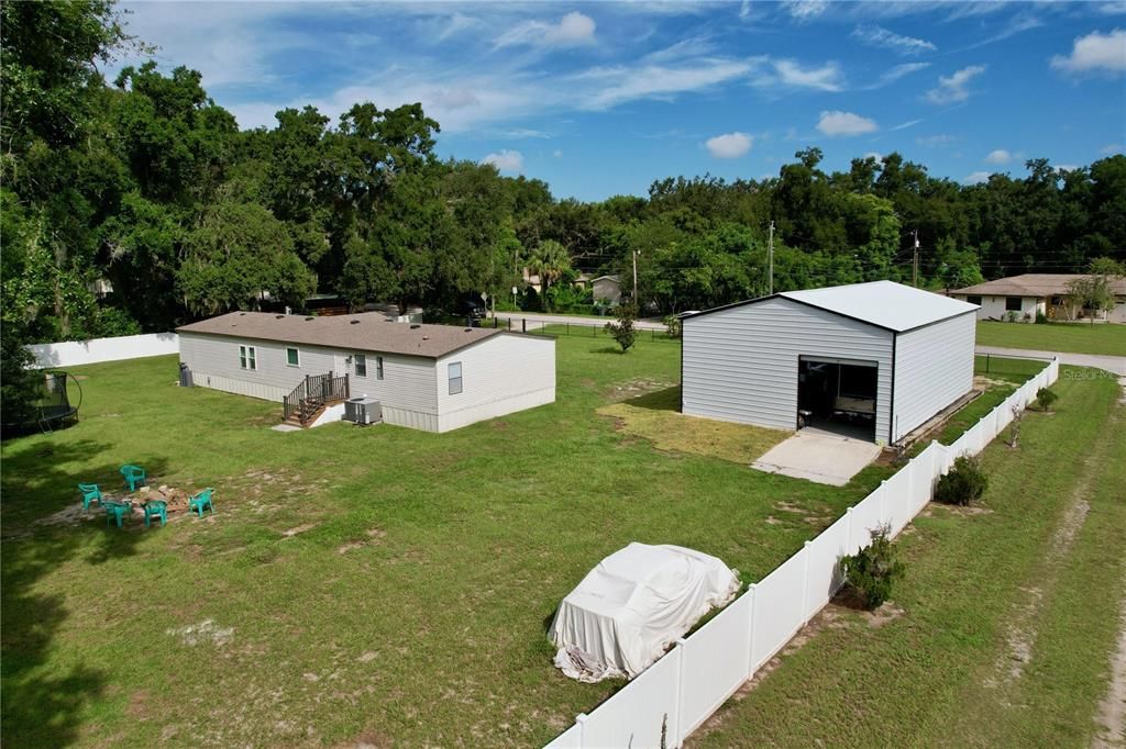 合同活跃: $420,000 (4 贝兹, 2 浴室, 2052 平方英尺)