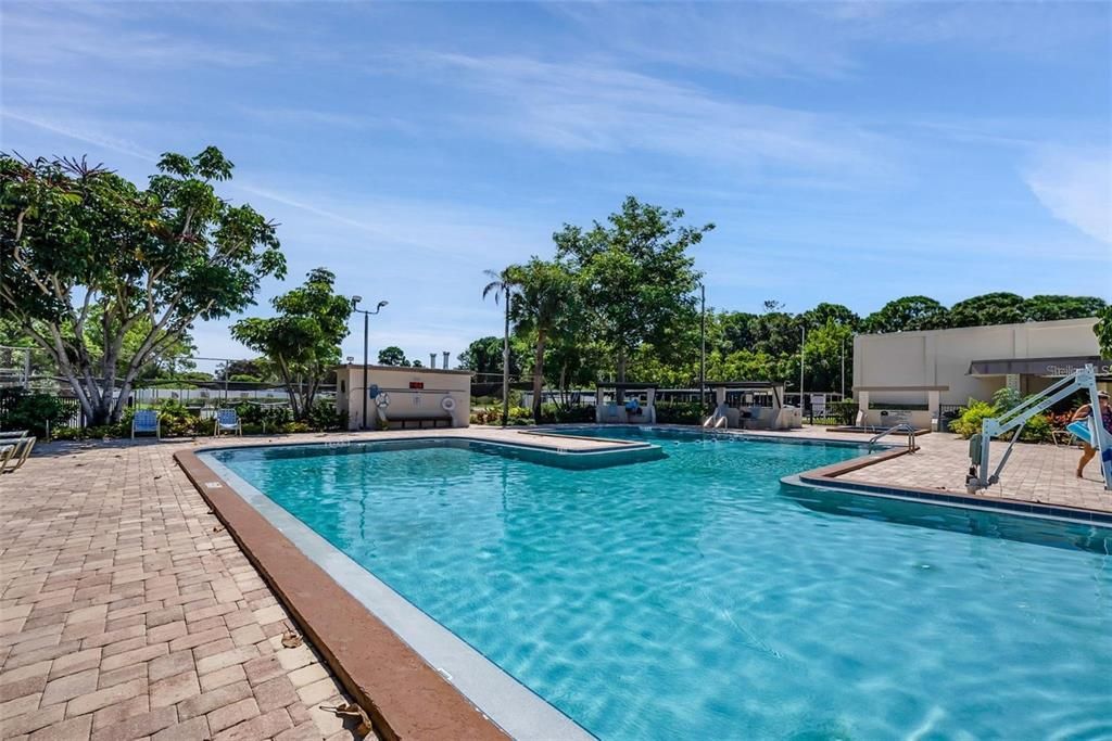 Active With Contract: $99,000 (1 beds, 1 baths, 870 Square Feet)