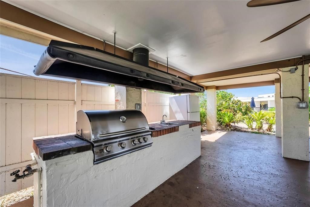 Active With Contract: $99,000 (1 beds, 1 baths, 870 Square Feet)