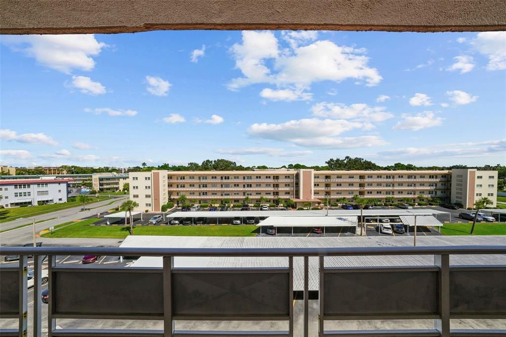 Active With Contract: $99,000 (1 beds, 1 baths, 870 Square Feet)