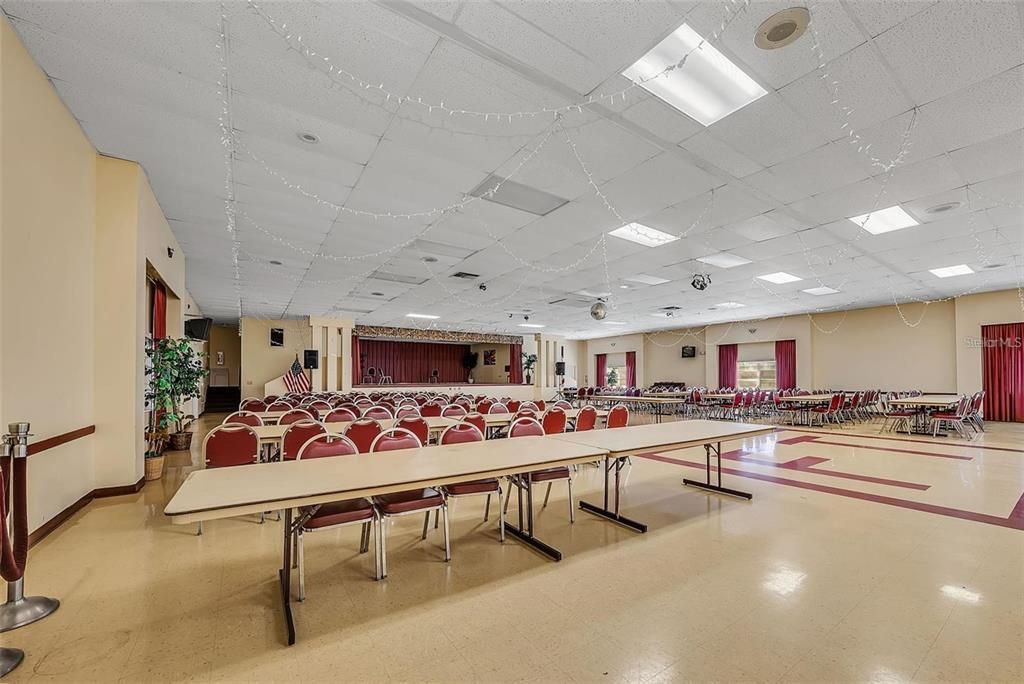 Active With Contract: $99,000 (1 beds, 1 baths, 870 Square Feet)