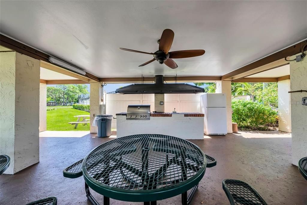 Active With Contract: $99,000 (1 beds, 1 baths, 870 Square Feet)