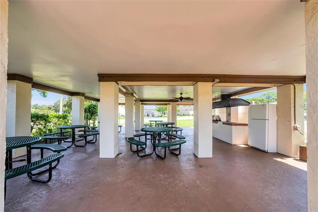 Active With Contract: $99,000 (1 beds, 1 baths, 870 Square Feet)