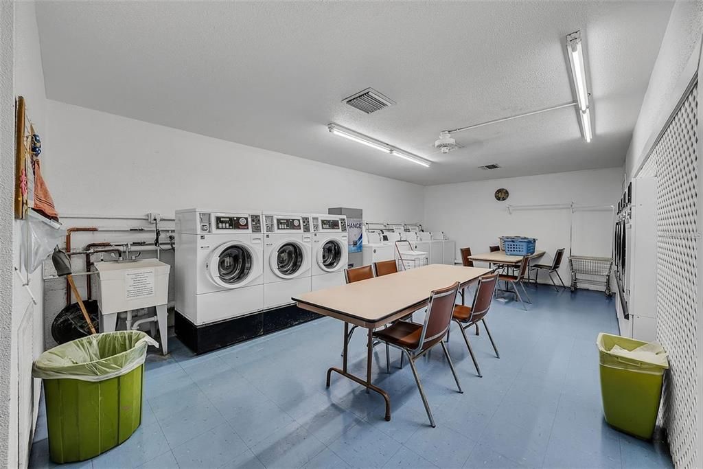 Active With Contract: $99,000 (1 beds, 1 baths, 870 Square Feet)