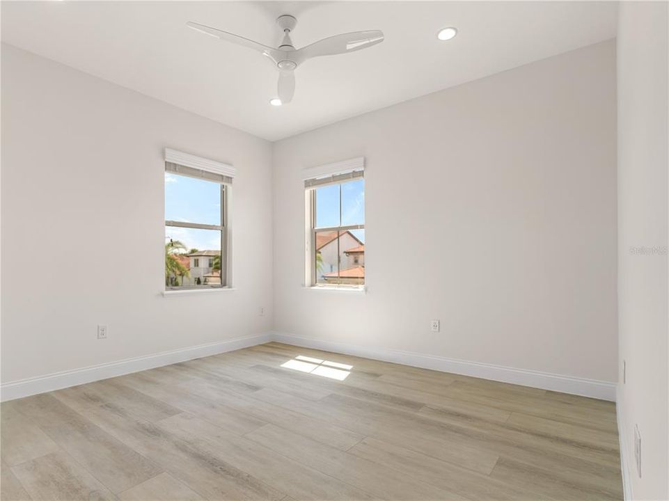 Active With Contract: $1,250,000 (5 beds, 4 baths, 3954 Square Feet)