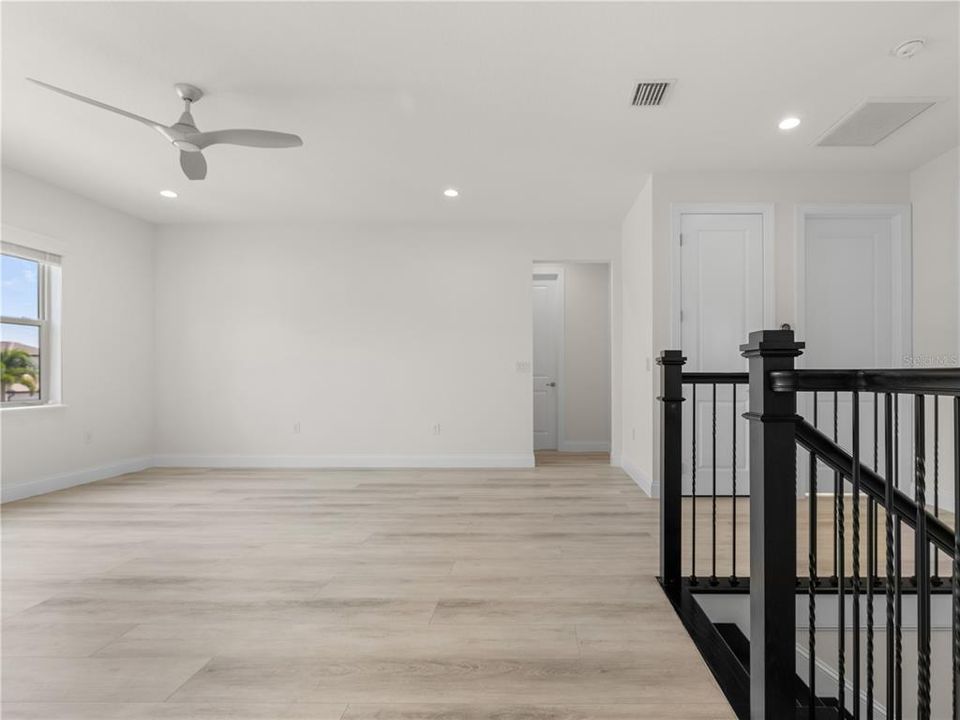 Active With Contract: $1,250,000 (5 beds, 4 baths, 3954 Square Feet)