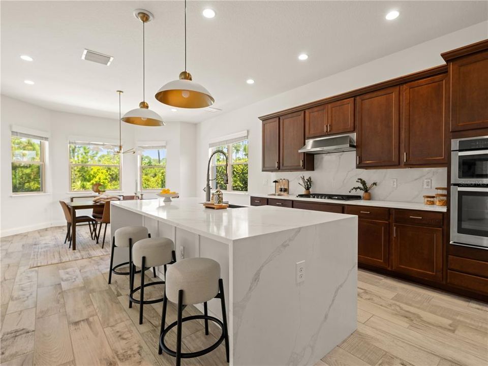 Active With Contract: $1,250,000 (5 beds, 4 baths, 3954 Square Feet)