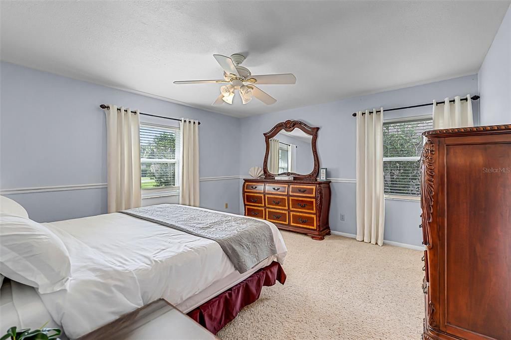 На продажу: $379,000 (3 спален, 2 ванн, 1720 Квадратных фут)