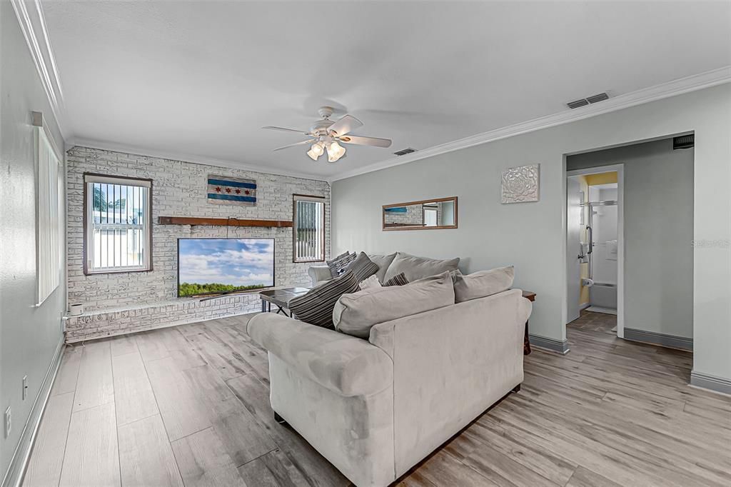 На продажу: $379,000 (3 спален, 2 ванн, 1720 Квадратных фут)