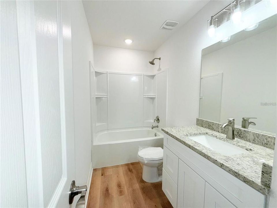 For Rent: $2,150 (3 beds, 2 baths, 1414 Square Feet)