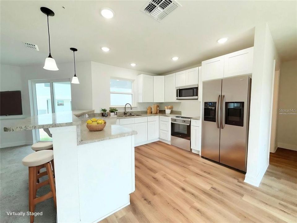 For Rent: $2,150 (3 beds, 2 baths, 1414 Square Feet)