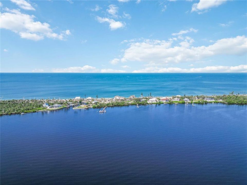 待售: $1,200,000 (0.66 acres)