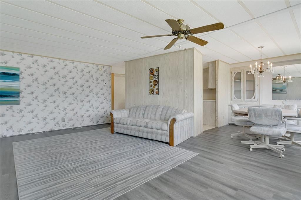 For Sale: $161,913 (2 beds, 2 baths, 1056 Square Feet)