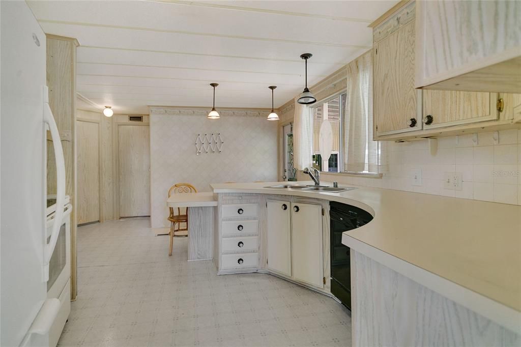 For Sale: $161,913 (2 beds, 2 baths, 1056 Square Feet)