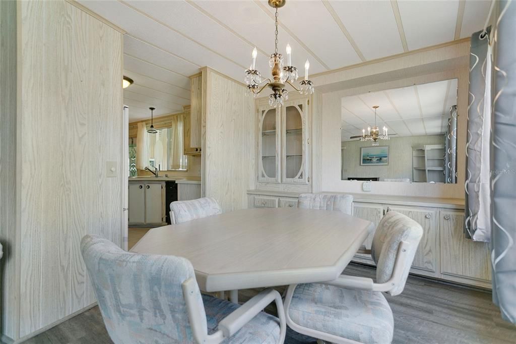 For Sale: $161,913 (2 beds, 2 baths, 1056 Square Feet)