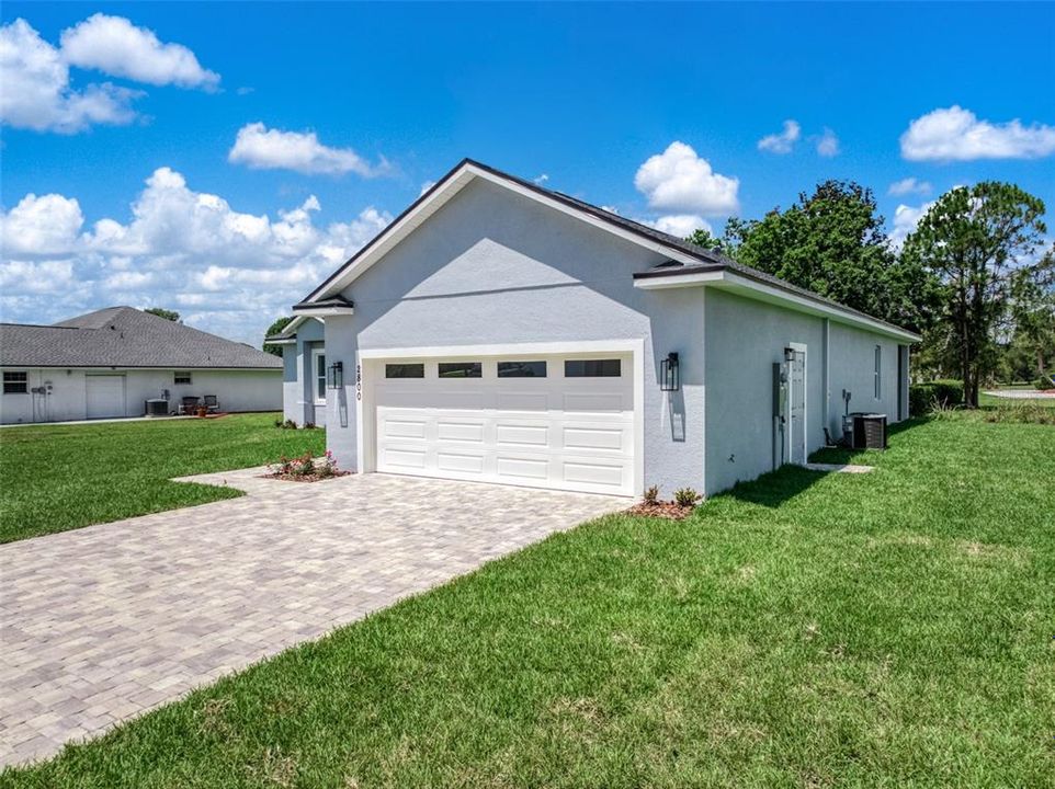 Activo con contrato: $439,900 (4 camas, 2 baños, 2124 Pies cuadrados)
