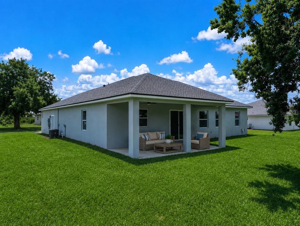 Activo con contrato: $439,900 (4 camas, 2 baños, 2124 Pies cuadrados)