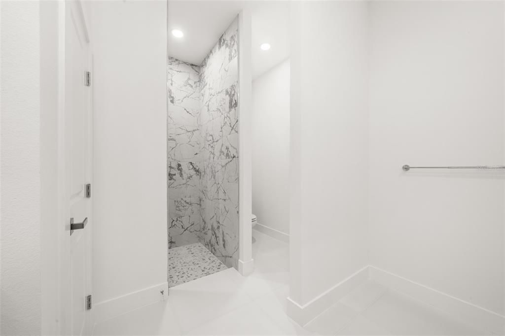 Activo con contrato: $439,900 (4 camas, 2 baños, 2124 Pies cuadrados)