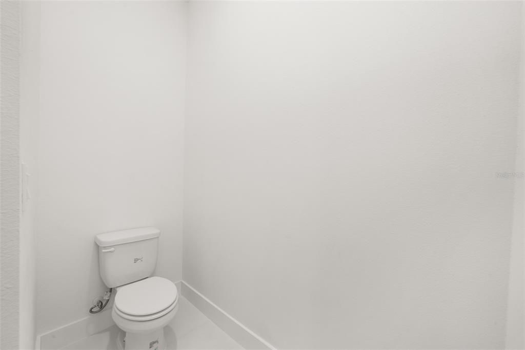 Activo con contrato: $439,900 (4 camas, 2 baños, 2124 Pies cuadrados)