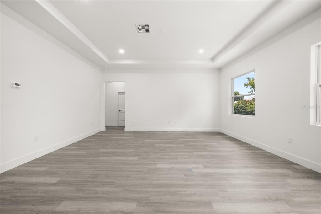 Activo con contrato: $439,900 (4 camas, 2 baños, 2124 Pies cuadrados)