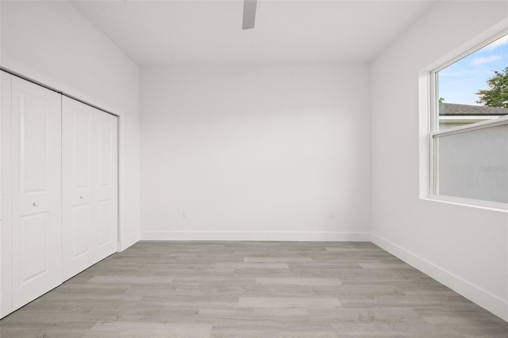 Activo con contrato: $439,900 (4 camas, 2 baños, 2124 Pies cuadrados)