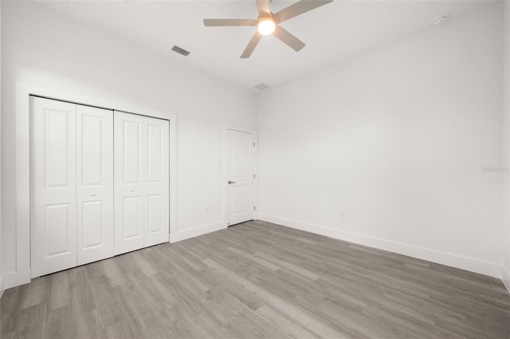 Activo con contrato: $439,900 (4 camas, 2 baños, 2124 Pies cuadrados)