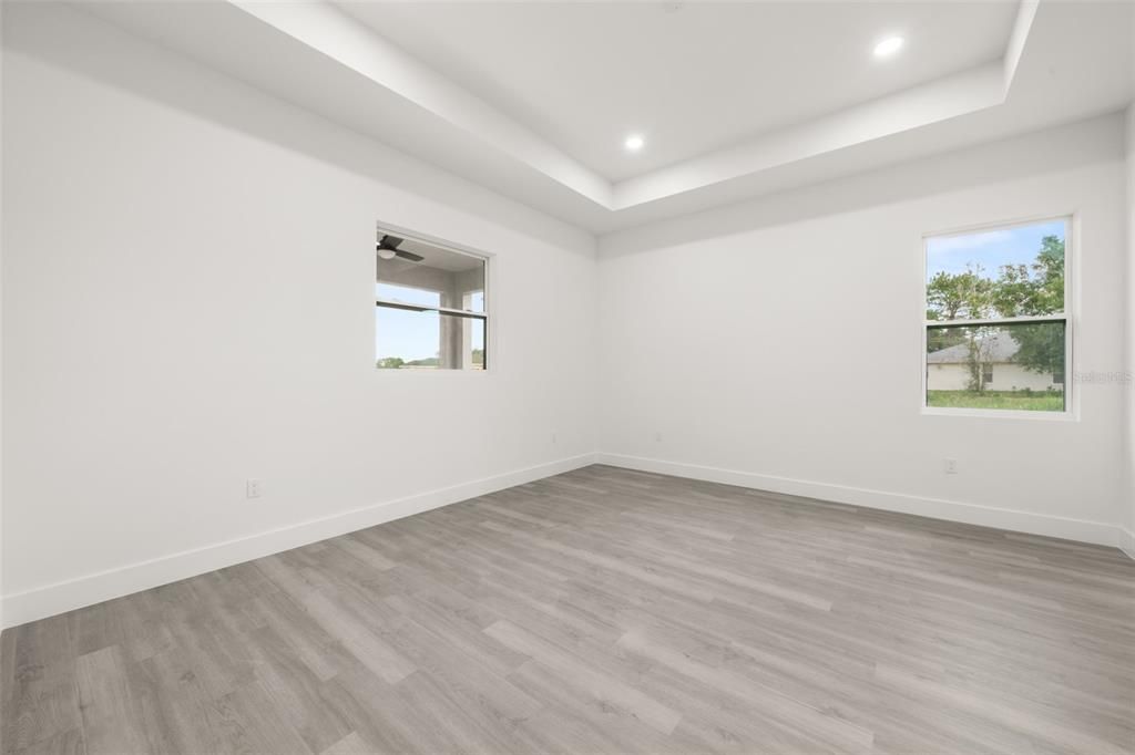 Activo con contrato: $439,900 (4 camas, 2 baños, 2124 Pies cuadrados)