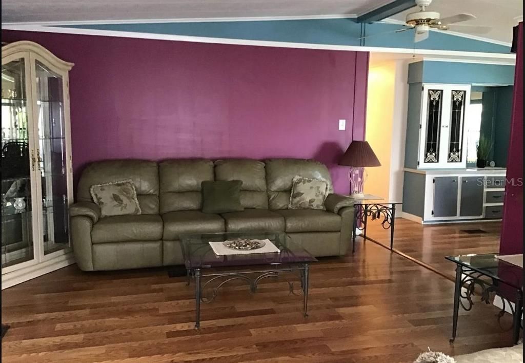 В аренду: $1,650 (2 спален, 2 ванн, 1227 Квадратных фут)