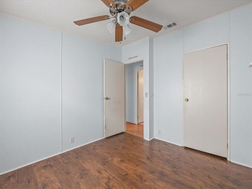 Activo con contrato: $185,000 (3 camas, 2 baños, 1296 Pies cuadrados)