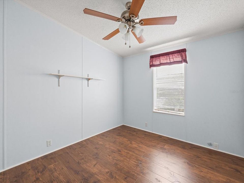 Activo con contrato: $185,000 (3 camas, 2 baños, 1296 Pies cuadrados)