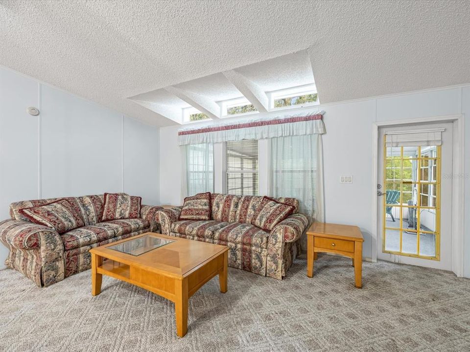 Activo con contrato: $185,000 (3 camas, 2 baños, 1296 Pies cuadrados)