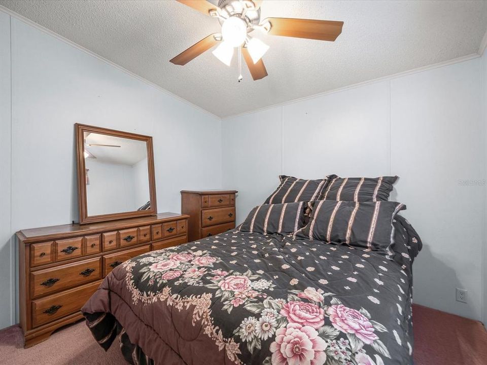 Activo con contrato: $185,000 (3 camas, 2 baños, 1296 Pies cuadrados)