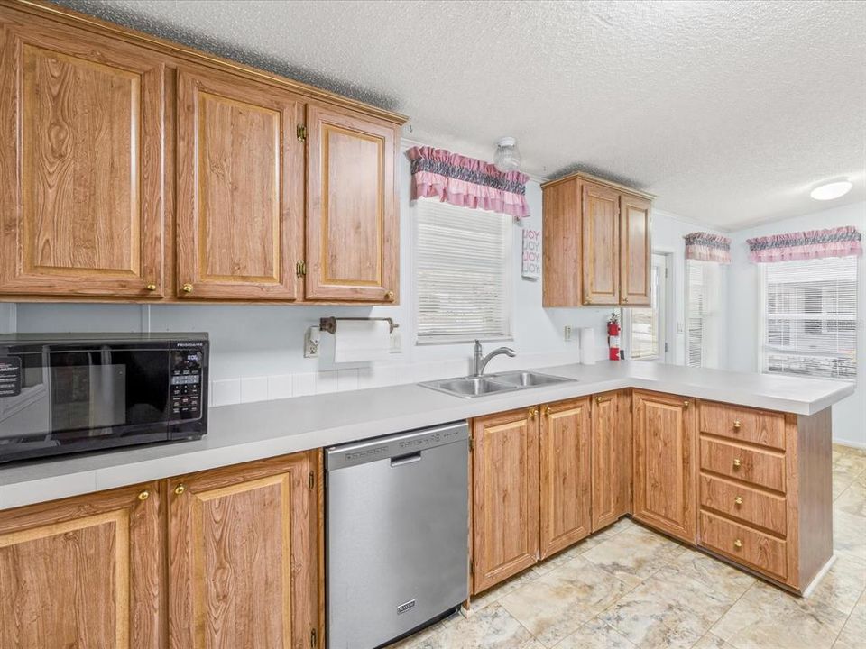 Activo con contrato: $185,000 (3 camas, 2 baños, 1296 Pies cuadrados)