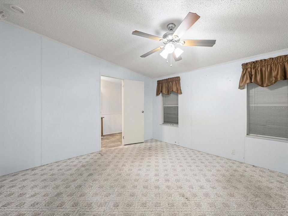 Activo con contrato: $185,000 (3 camas, 2 baños, 1296 Pies cuadrados)