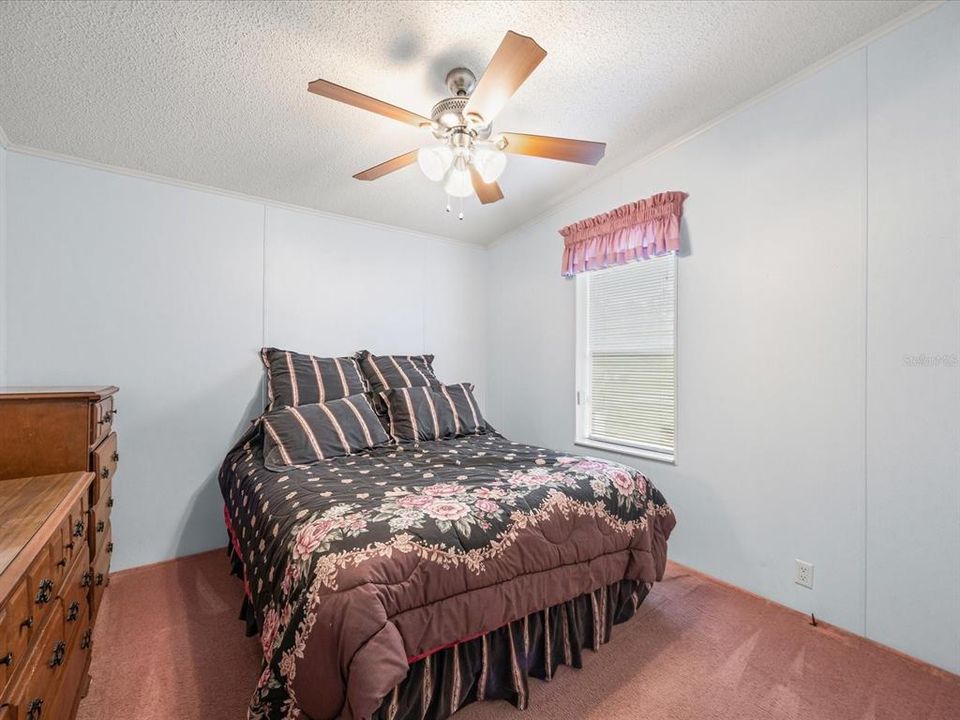 Activo con contrato: $185,000 (3 camas, 2 baños, 1296 Pies cuadrados)