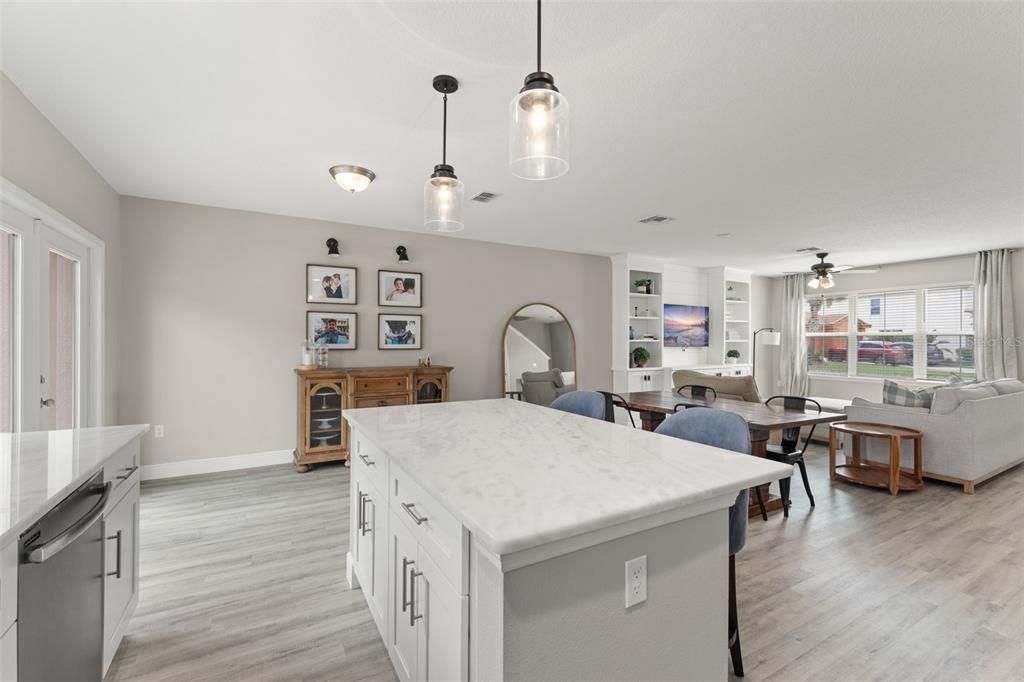 Activo con contrato: $299,500 (3 camas, 2 baños, 1584 Pies cuadrados)