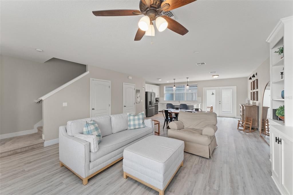 Activo con contrato: $299,500 (3 camas, 2 baños, 1584 Pies cuadrados)