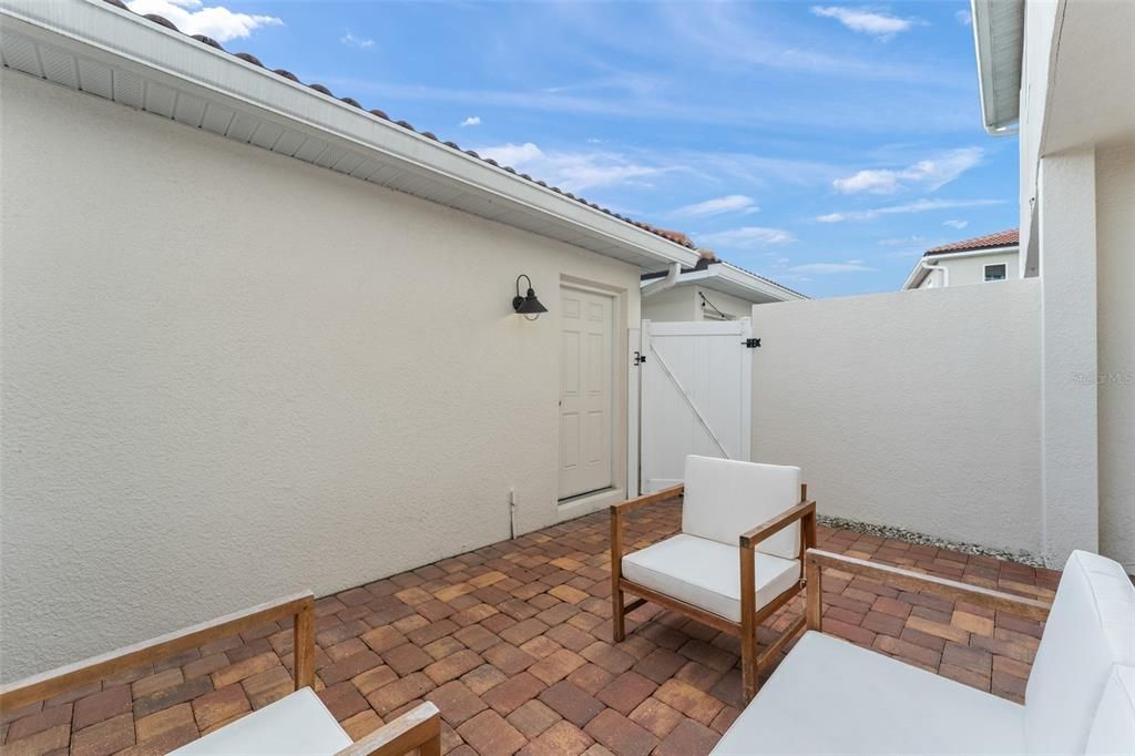 Activo con contrato: $299,500 (3 camas, 2 baños, 1584 Pies cuadrados)