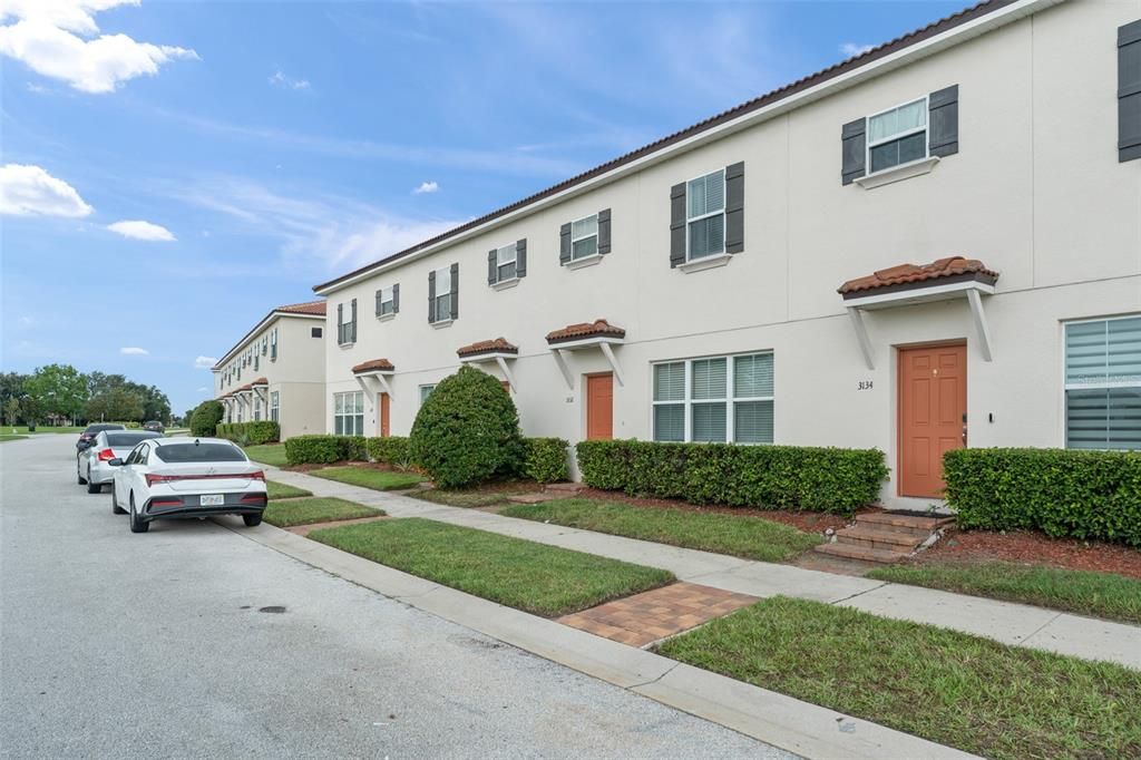 Activo con contrato: $299,500 (3 camas, 2 baños, 1584 Pies cuadrados)