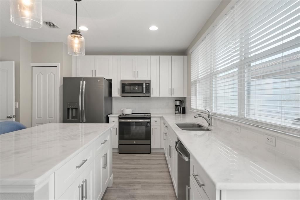 Activo con contrato: $299,500 (3 camas, 2 baños, 1584 Pies cuadrados)